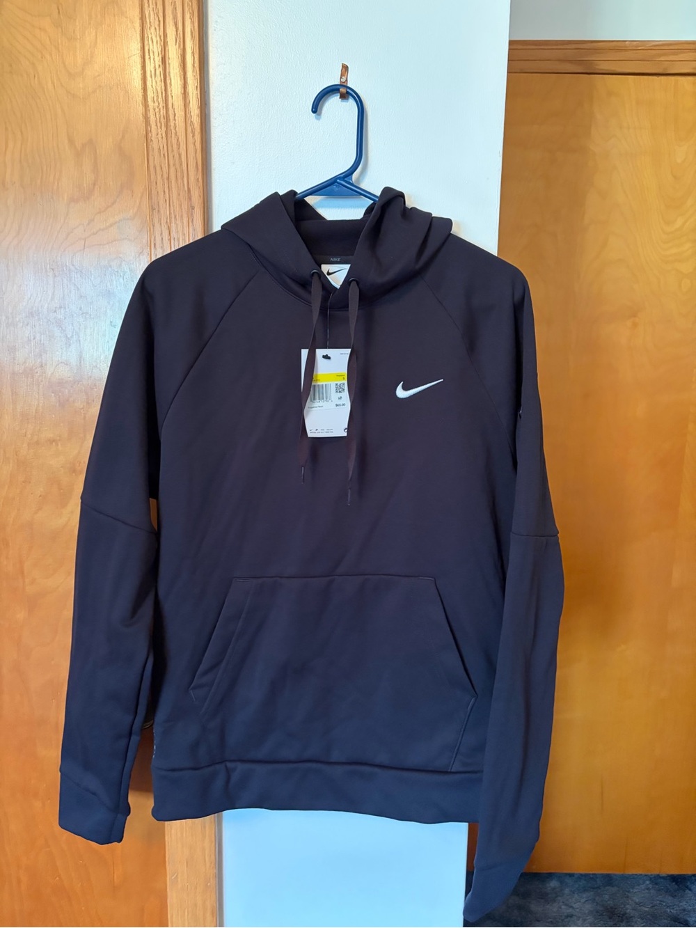 Nike therma-fit Men’s Black Hoodie with White Swoosh